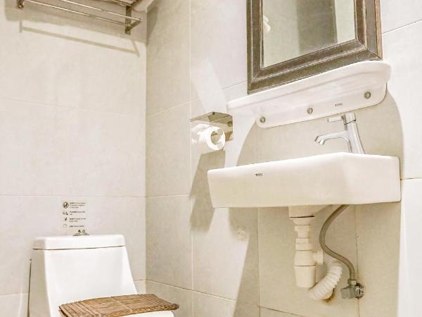 Airlangga Hotel : photo 4 de la chambre chambre familiale - vue sur jardin