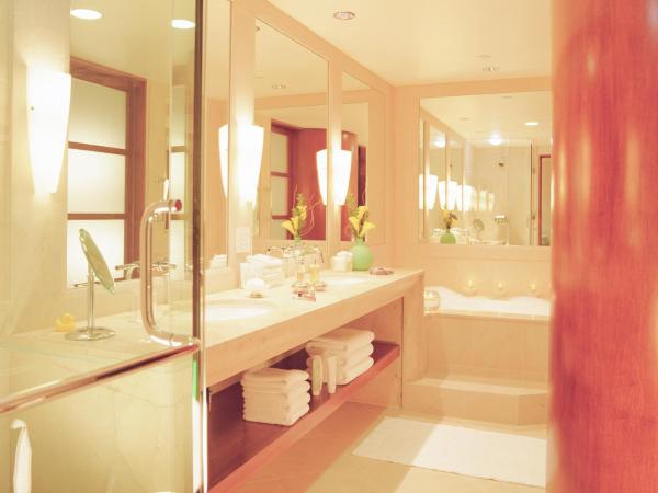 Taj Campton Place : photo 6 de la chambre chambre deluxe avec 2 lits doubles