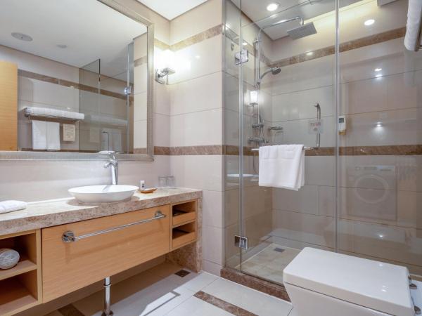 Regal Plaza Hotel & Residence : photo 1 de la chambre deluxe king bed one room and one living room