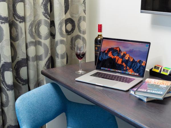 Comfort Hotel East Melbourne : photo 7 de la chambre suite lit king-size