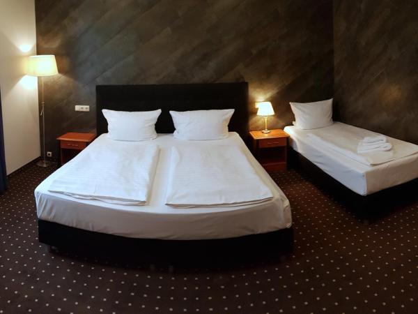 Hotel Zeil : photo 2 de la chambre chambre triple affaires