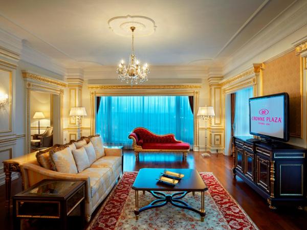 Crowne Plaza Istanbul Asia, an IHG Hotel : photo 1 de la chambre suite présidentielle avec baignoire spa et sauna