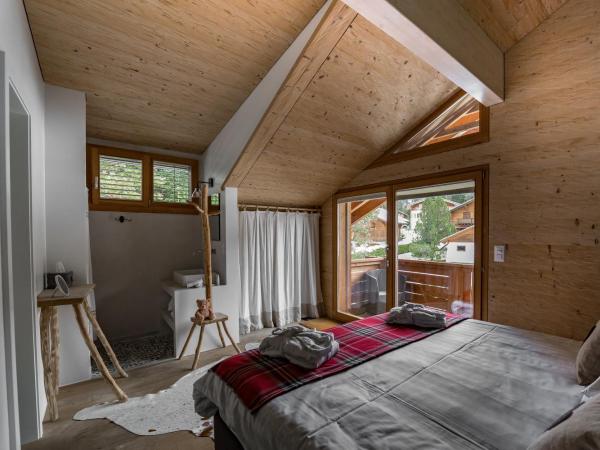 Les Mazots du Clos : photo 1 de la chambre chambre double deluxe avec balcon