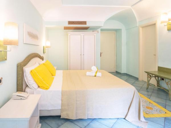 Hotel Myage : photo 1 de la chambre chambre double Économique avec terrasse