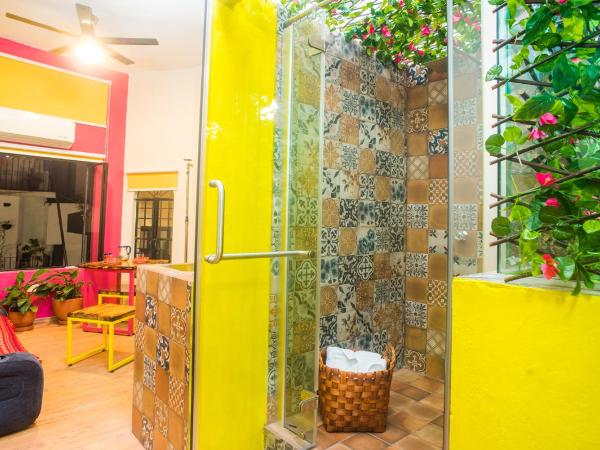 CASA MARÍA MALECÓN : photo 3 de la chambre studio lit king-size deluxe