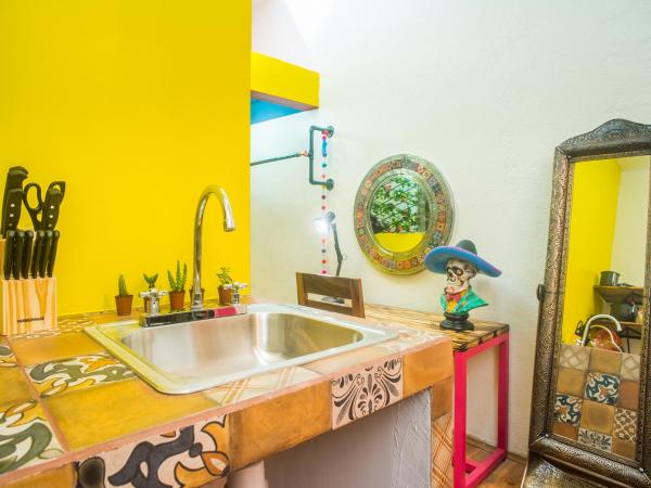 CASA MARÍA MALECÓN : photo 6 de la chambre studio lit king-size deluxe