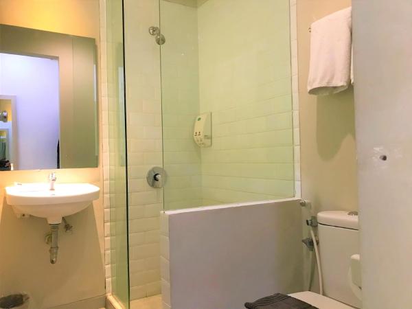 LeGreen Suite Penjernihan : photo 3 de la chambre chambre double ou lits jumeaux standard