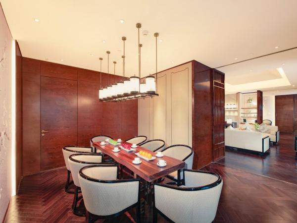 voco - Hangzhou Binjiang Minghao, an IHG Hotel : photo 8 de la chambre suite présidentielle lit king-size