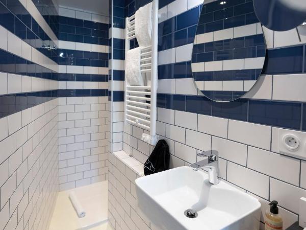 L'Eautel Toulon Centre Port : photo 2 de la chambre chambre skipper - accès rooftop et bassin inclus