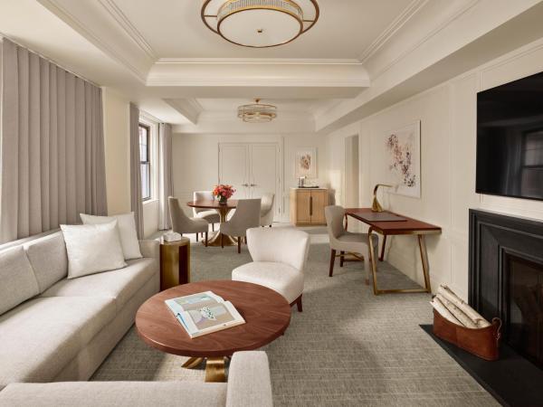 The Newbury Boston : photo 3 de la chambre suite deluxe avec lit king-size