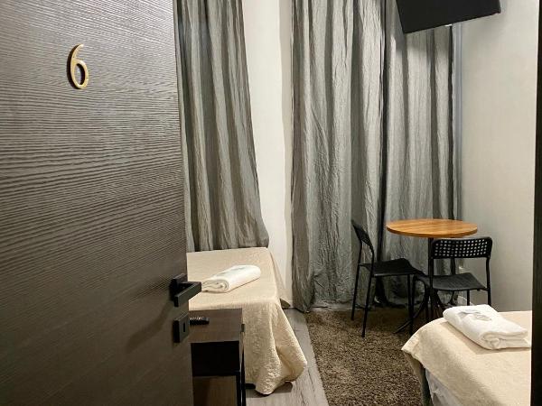 Guest House Minas : photo 6 de la chambre chambre triple avec salle de bains privative