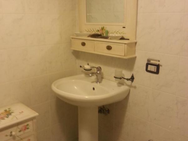 B&B United States of Europe : photo 5 de la chambre chambre double avec salle de bains privative