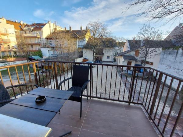 Vén Diófa De Lux Panzió : photo 4 de la chambre chambre familiale supérieure