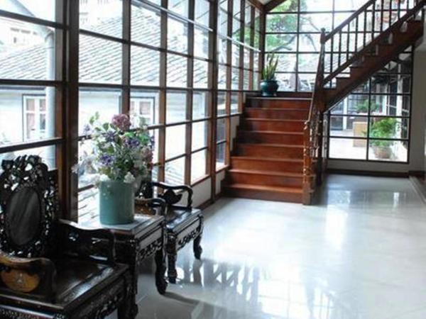 Silom Village Inn : photo 4 de la chambre chambre deluxe double ou lits jumeaux