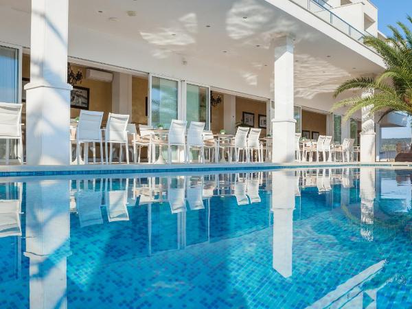 Hotel Perla : photo 2 de la chambre appartement - vue sur mer