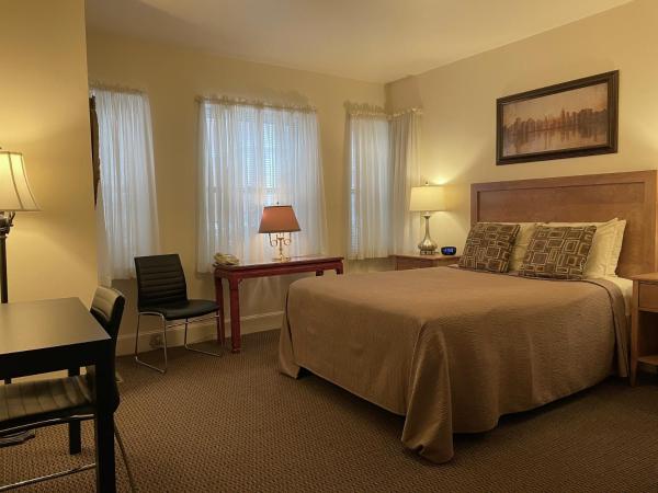 Oasis Guest House : photo 4 de la chambre chambre lit queen-size premium avec salle de bains privative