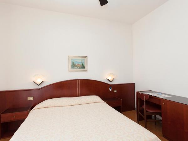 Hotel Arborea : photo 2 de la chambre chambre double