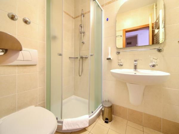 Villa Lovorka - Hotel Resort Dražica : photo 2 de la chambre suite