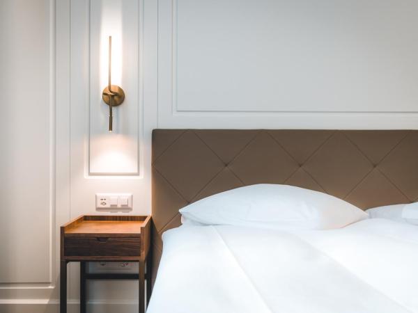 Hotel Reine Victoria : photo 5 de la chambre chambre double Économique de caractère