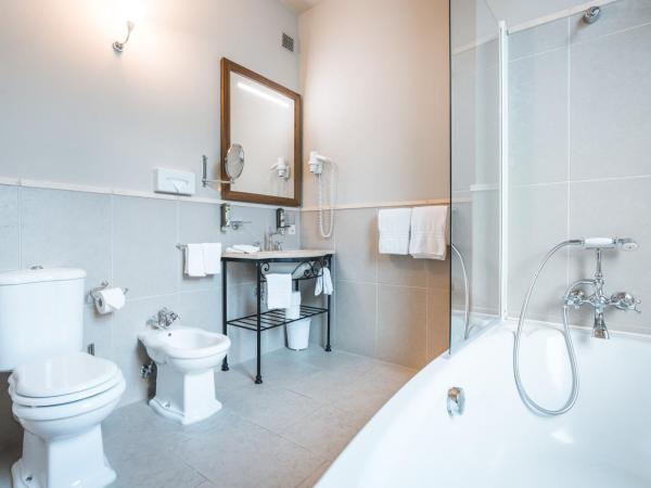 Hotel Reine Victoria : photo 3 de la chambre chambre double Économique de caractère