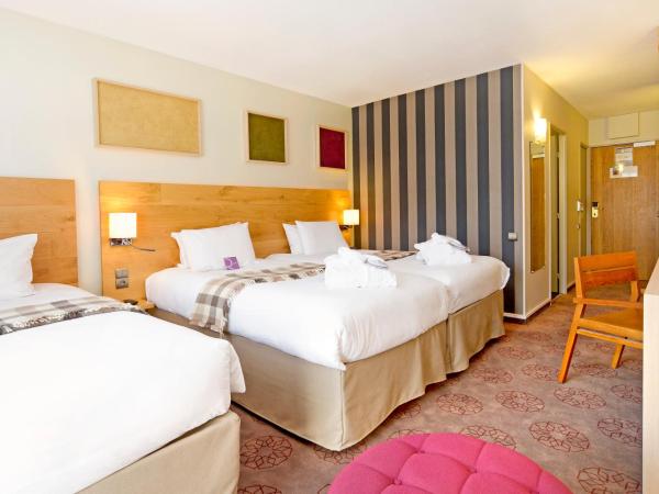 Mercure Saint-Lary : photo 3 de la chambre chambre triple standard avec balcon