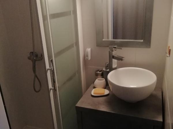 Hotel & Restaurant Le Chalvet : photo 7 de la chambre chambre triple confort