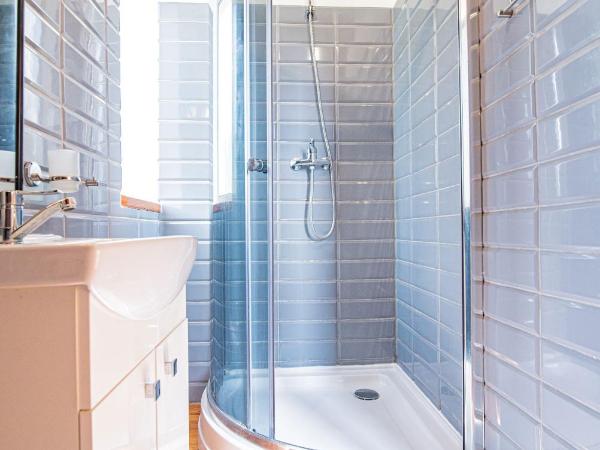 HydroZagadka Kołobrzeg : photo 5 de la chambre chambre double avec salle de bains privative