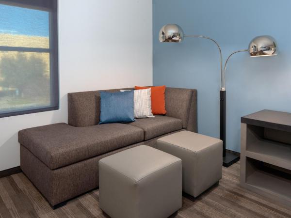 Hyatt House Tampa Airport/Westshore : photo 4 de la chambre cabinet de travail avec lit king-size