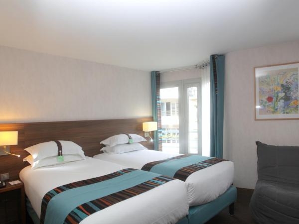 Holiday Inn Paris Montmartre, an IHG Hotel : photo 3 de la chambre suite familiale 2chambres communicantes 