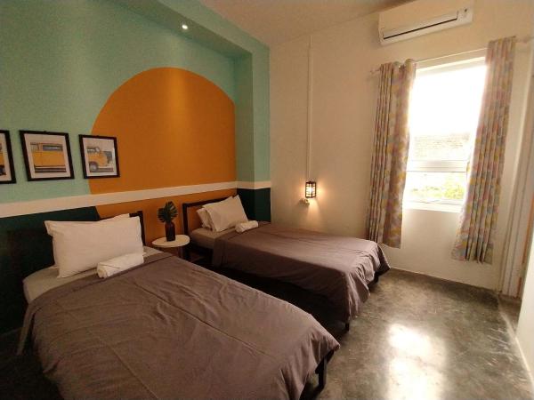 Wonderloft Hostel Kota Tua : photo 4 de la chambre chambre lits jumeaux avec salle de bains privative