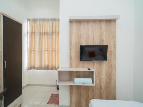 KoolKost Syariah near Universitas Moestopo Bintaro ( Minimum Stay 6 Nights ) : photo 6 de la chambre chambre simple
