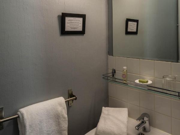 Hotel Auberge des Remparts : photo 5 de la chambre petite chambre simple