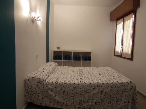 Hostal San Carlos : photo 3 de la chambre chambre double ou lits jumeaux