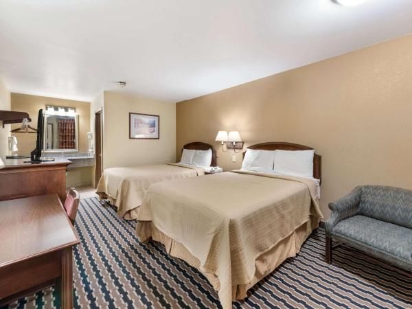 Rodeway Inn : photo 3 de la chambre chambre double standard avec 2 lits doubles - fumeurs