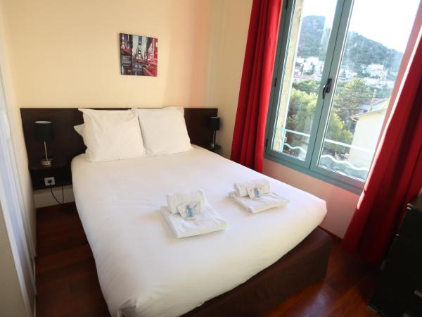 O'Sullivans Bar and Hotel : photo 2 de la chambre petite chambre double