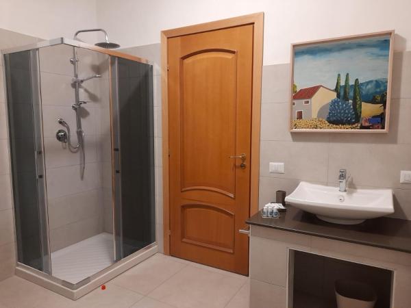 Siracusa breakfast & rooms : photo 5 de la chambre chambre double avec salle de bains privative