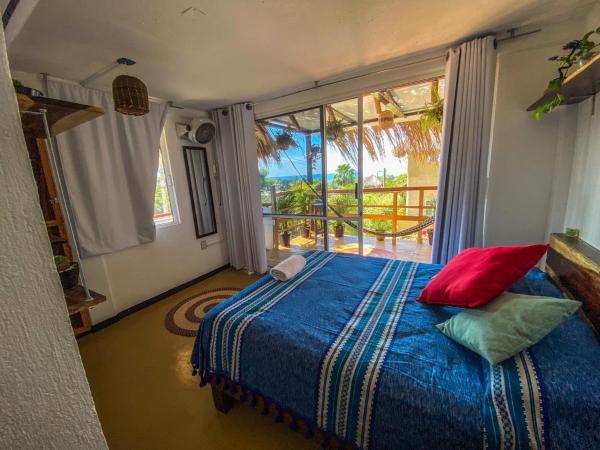 Shaka House : photo 1 de la chambre chambre double avec balcon - vue sur mer
