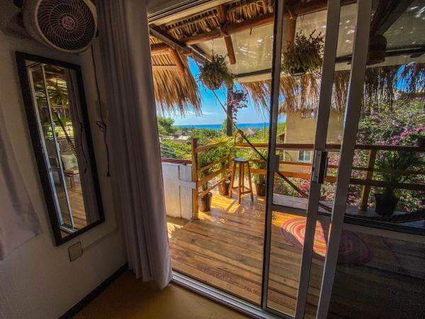 Shaka House : photo 4 de la chambre chambre double avec balcon - vue sur mer