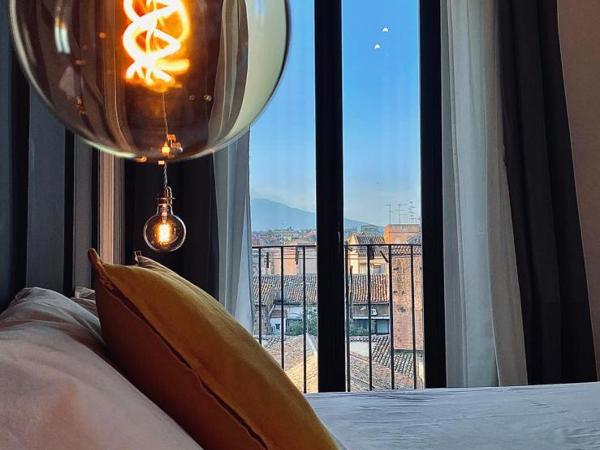 Living Suite Catania Ursino : photo 2 de la chambre chambre double avec salle de bains privative