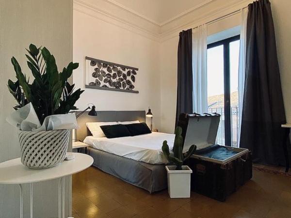 Living Suite Catania Ursino : photo 1 de la chambre chambre double avec salle de bains privative extérieure