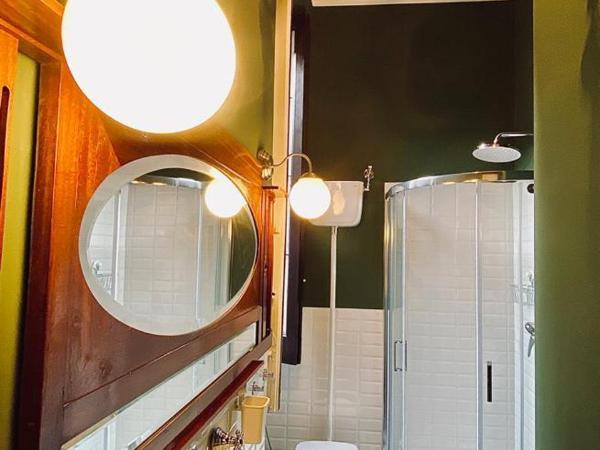 Living Suite Catania Ursino : photo 5 de la chambre chambre double avec salle de bains privative extérieure