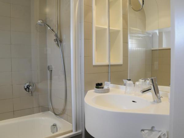 Hotel Albert I : photo 10 de la chambre chambre triple