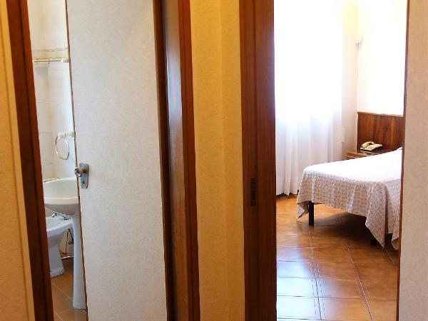 Euromotel Croce Bianca : photo 5 de la chambre chambre familiale (2 adultes et 2 enfants)