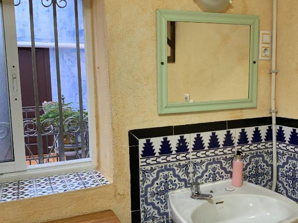 Pensión Lisdos : photo 9 de la chambre chambre simple avec salle de bains commune