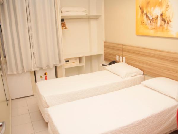 Hotel Três Caravelas : photo 1 de la chambre chambre double