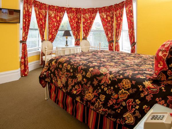 Hayes Valley Inn : photo 1 de la chambre chambre lit queen-size avec salle de bains commune 