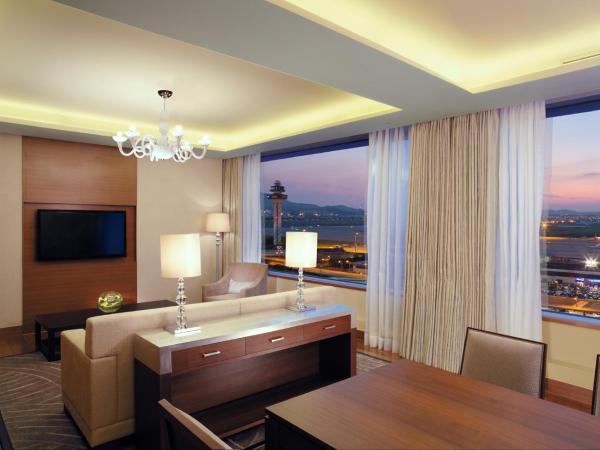 LOTTE City Hotel Gimpo Airport : photo 4 de la chambre suite double premier - vue sur aéroport