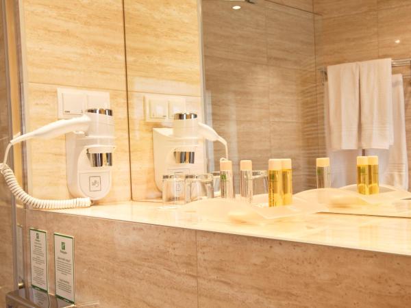 Holiday Inn Łódź, an IHG Hotel : photo 2 de la chambre chambre lits jumeaux standard