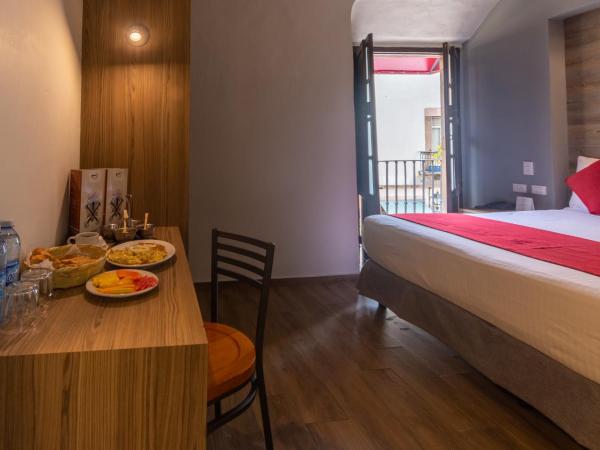 Hotel Hidalgo : photo 7 de la chambre chambre lit king-size avec balcon