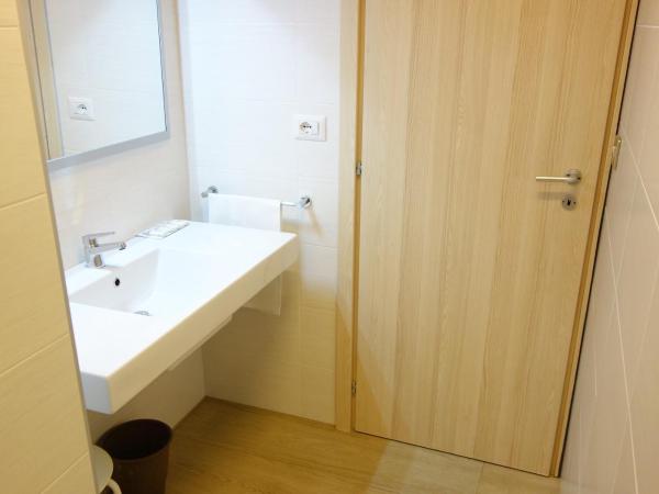 Euromotel Croce Bianca : photo 7 de la chambre chambre au thème familial